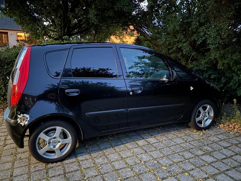 Schwarz Gebraucht 2004 Mitsubishi Colt Kleinwagen | 1.650 € (Fairer Preis) - Bild 1/4