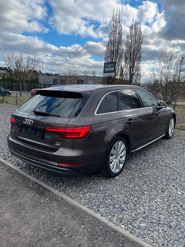 Gebraucht Audi A4 190 PS (139 kW) 2017 Braun Kombi