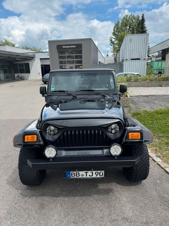 Schwarz Gebraucht 2006 Jeep Wrangler Sahara SUV | 18.000 € (Fairer Preis) - Bild 1/4