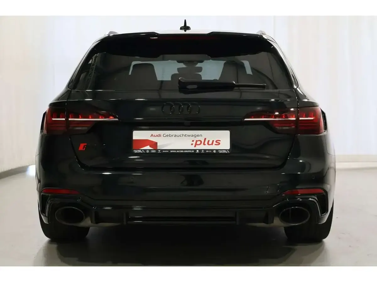 Gebraucht Audi RS4 Ambiente 450 PS (330 kW) 2023 Schwarz Kombi