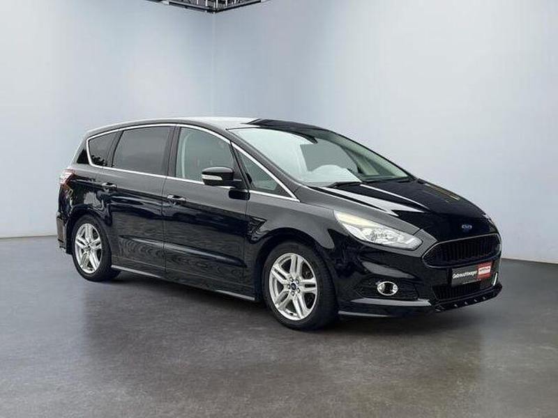 Iridiumschwarz metallic Gebraucht 2017 Ford S-MAX Titanium Van / Kleinbus | 12.390 € (Fairer Preis) - Bild 1/4