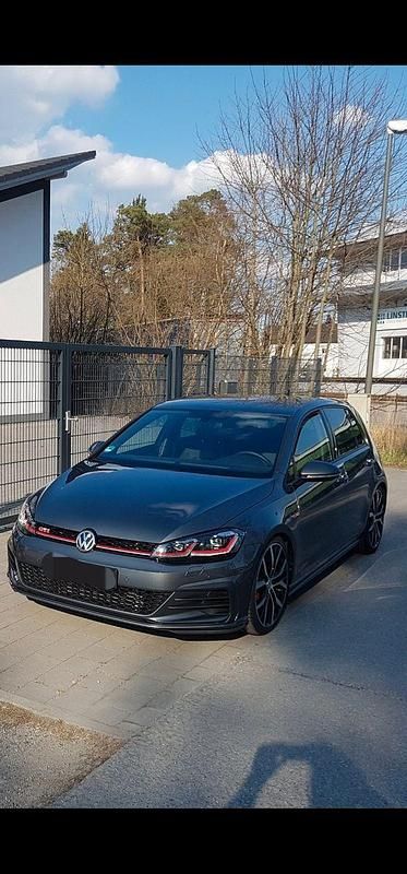 Grau Gebraucht 2019 VW Golf VII GTI Limousine | 25.300 € (Fairer Preis) - Bild 1/4