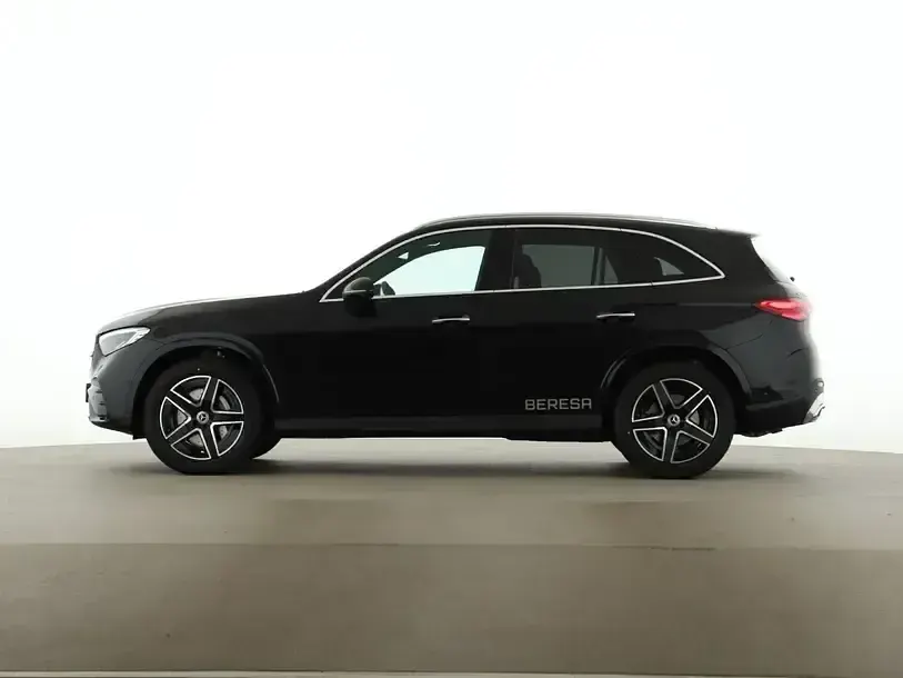 Gebraucht Mercedes GLC200 AMG 163 PS (119 kW) 2026 Schwarz SUV