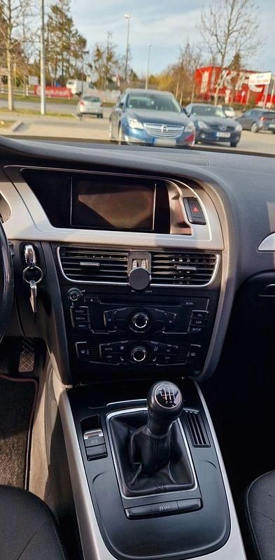 Gebraucht Audi A4 Ambiente 160 PS (117 kW) 2011 Silber Limousine