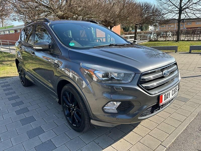 Gebraucht Ford Kuga ST-Line 150 PS (110 kW) 2017 Grau SUV