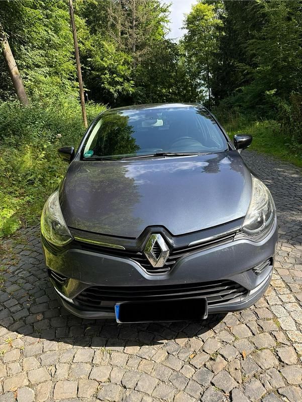 Grau Gebraucht 2017 Renault Clio IV LIMITED Limousine | 7.200 € (Guter Preis) - Bild 1/4