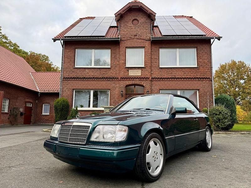 Gebraucht Mercedes E220 Edition 150 PS (110 kW) 1997 Grün Cabrio