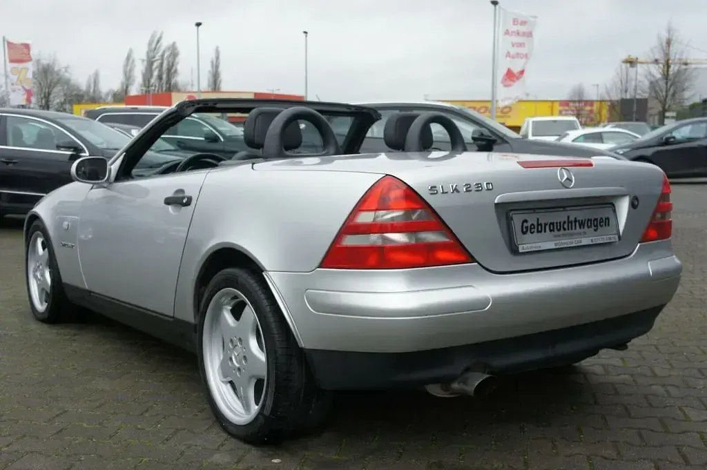 Gebraucht Mercedes SLK230 193 PS (141 kW) 2000 Silber Cabrio