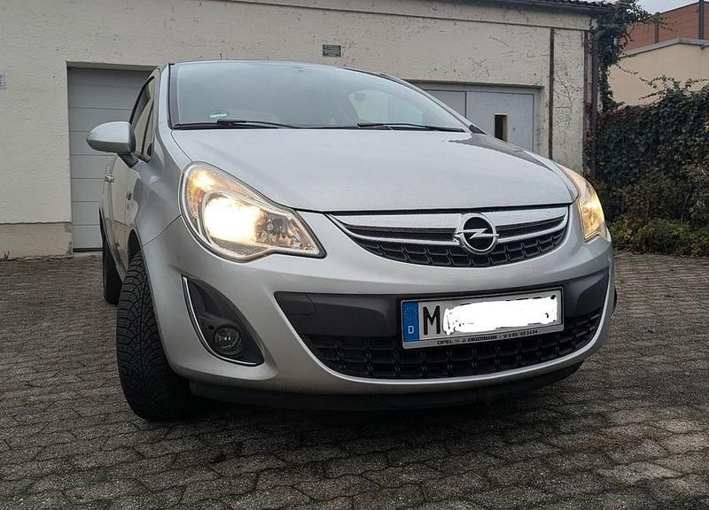 Silber Gebraucht 2012 Opel Corsa Limousine | 2.900 € (Guter Preis) - Bild 1/4