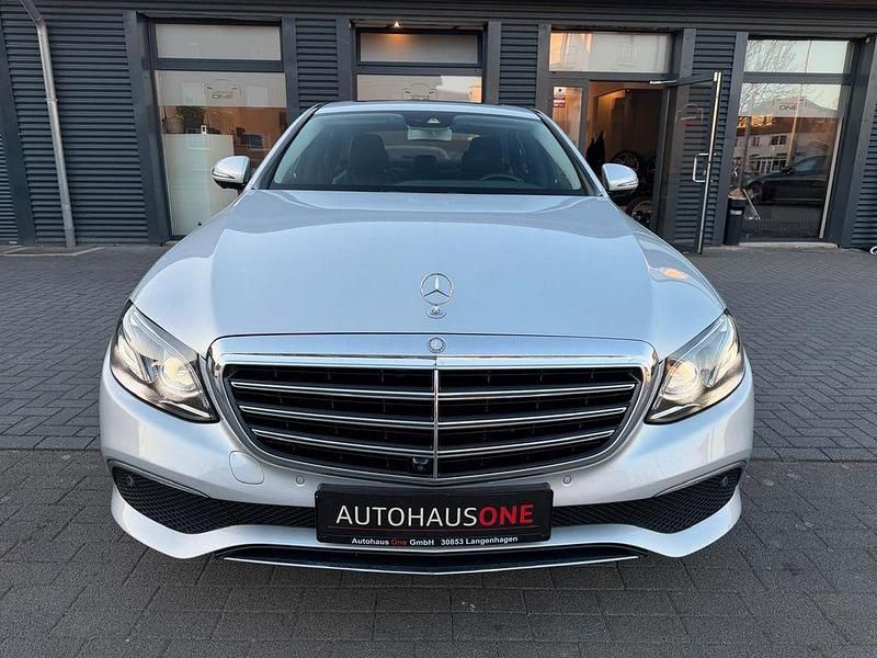 Gebraucht Mercedes E220 Exclusive 194 PS (142 kW) 2016 Silber Limousine