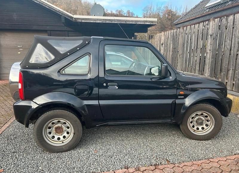 Schwarz Gebraucht 2005 Suzuki Jimny SUV | 5.999 € (Guter Preis) - Bild 1/4