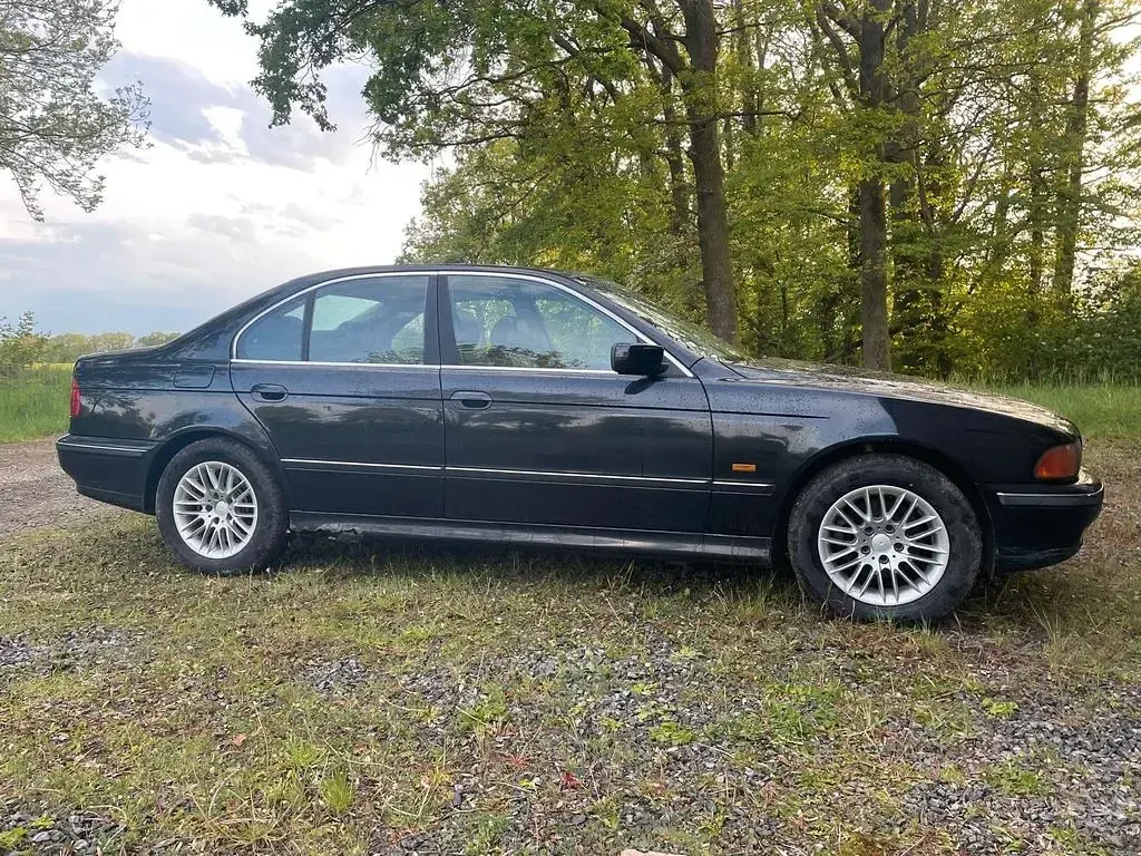 Gebraucht BMW 523 170 PS (125 kW) 1998 Schwarz Limousine