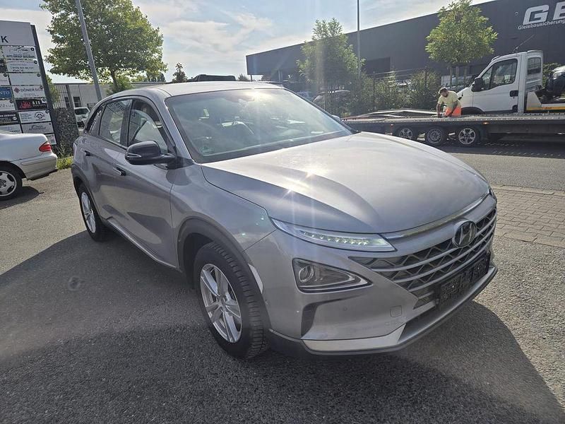 Gebraucht Hyundai Nexo 163 PS (119 kW) 2022 Shimmering silver SUV