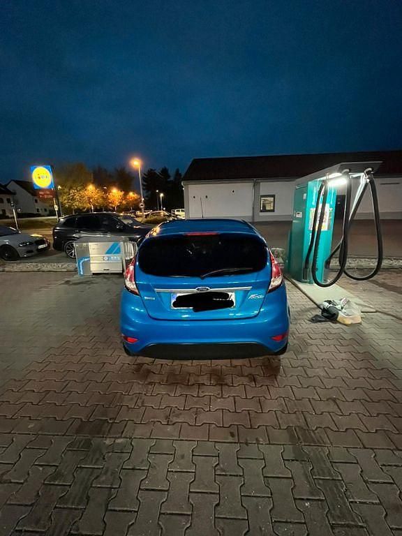 Gebraucht Ford Fiesta SYNC Edition 101 PS (74 kW) 2013 Blau Kleinwagen