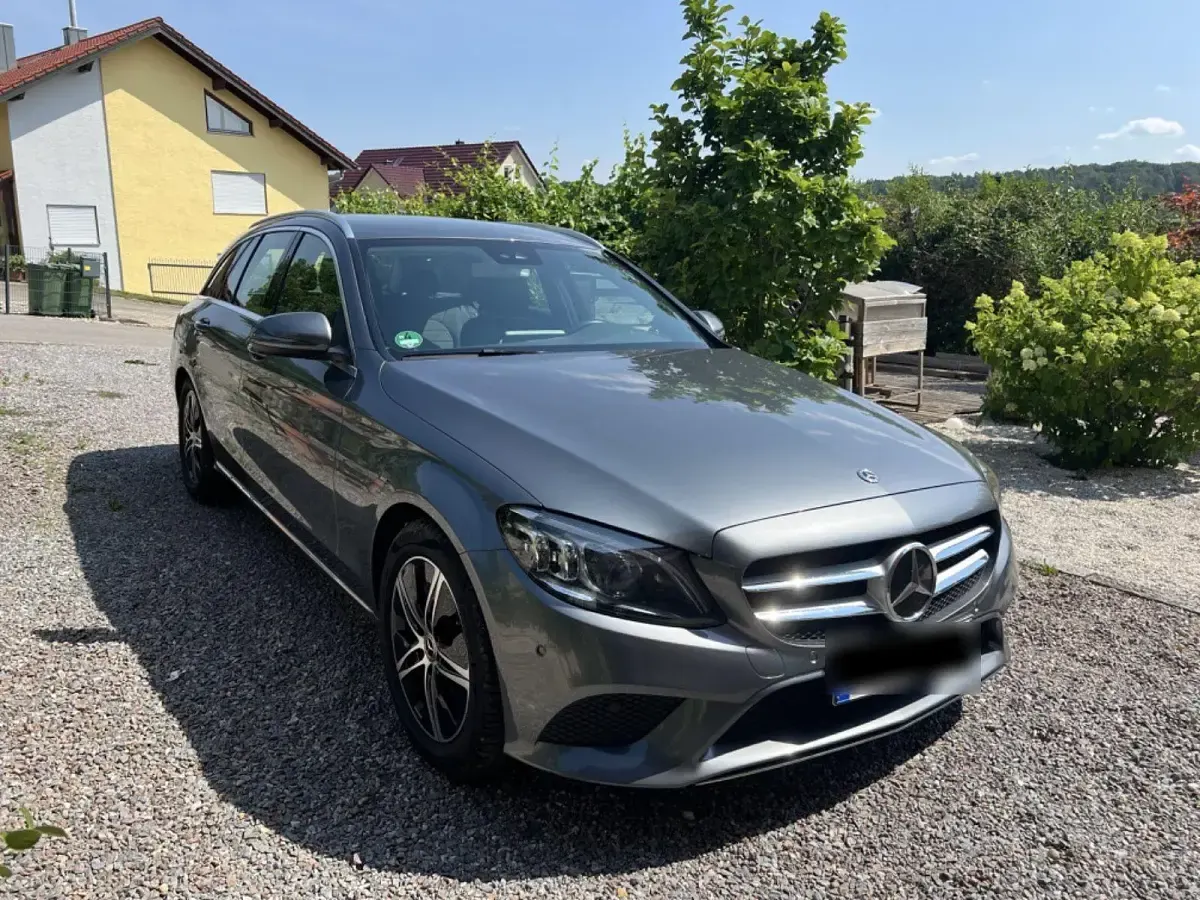 Gebraucht Mercedes C220 Avantgarde 194 PS (142 kW) 2020 Grau Limousine