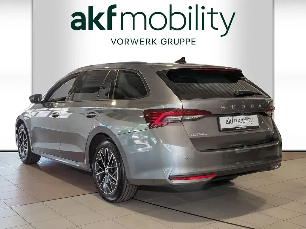 Gebraucht Skoda Octavia Selection 150 PS (110 kW) 2024 Grau Limousine