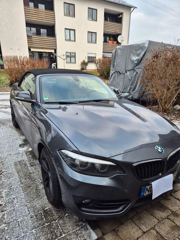 Grau Gebraucht 2019 BMW 220 Sport Line Cabrio | 24.500 € (Guter Preis) - Bild 1/4
