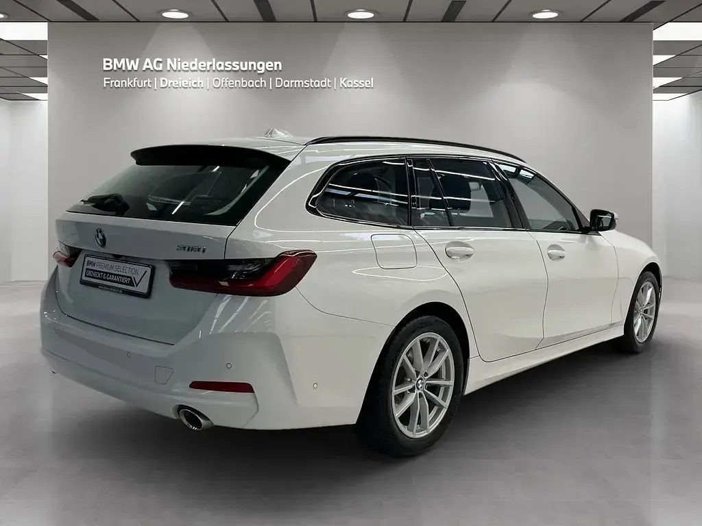 Gebraucht BMW 318 156 PS (114 kW) 2025 Weiß Limousine