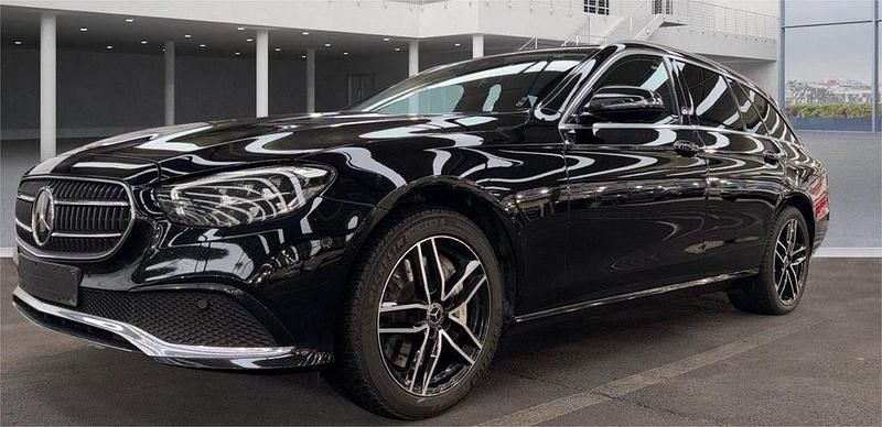 Schwarz Gebraucht 2022 Mercedes E300 Kombi | 23.900 € (Guter Preis) - Bild 1/4