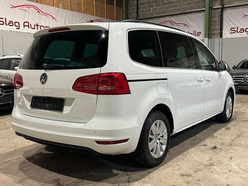 Gebraucht VW Sharan Comfortline 150 PS (110 kW) 2015 Weiß Van / Kleinbus