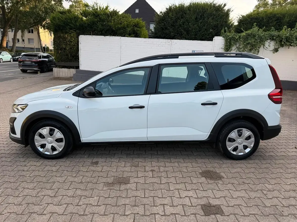 Gebraucht Dacia Jogger 101 PS (74 kW) 2022 Weiß Van / Kleinbus