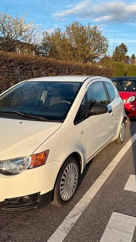 Gebraucht Mitsubishi Colt 75 PS (55 kW) 2010 Weiß Kleinwagen