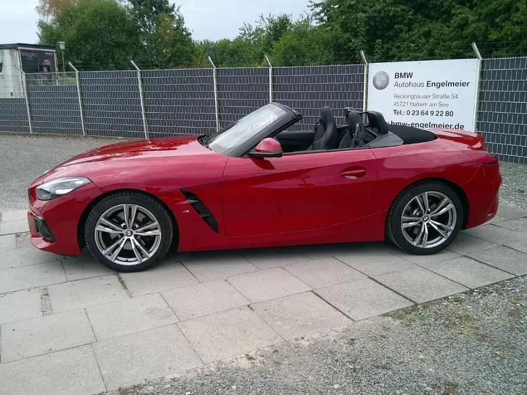 Gebraucht BMW Z4 Sport Line 197 PS (144 kW) 2024 Rot Cabrio