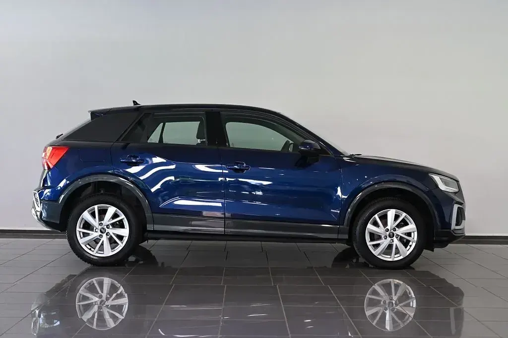 Gebraucht Audi Q2 Advanced 116 PS (85 kW) 2023 Navarrablau metallic SUV