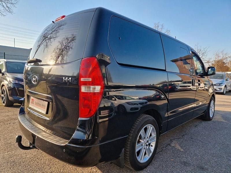 Gebraucht Hyundai H-1 170 PS (125 kW) 2012 Schwarz Van / Kleinbus