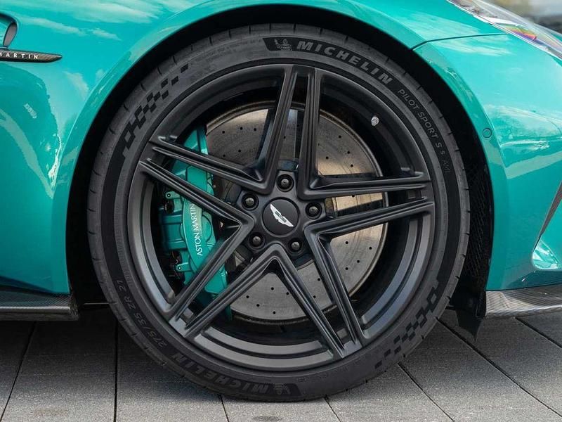 Gebraucht Aston Martin V8 Vantage 665 PS (489 kW) 2024 Podium green Coupé