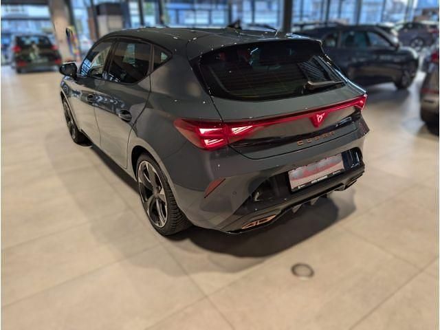 Neu Cupra Leon 204 PS (150 kW) 2026 Blau Limousine