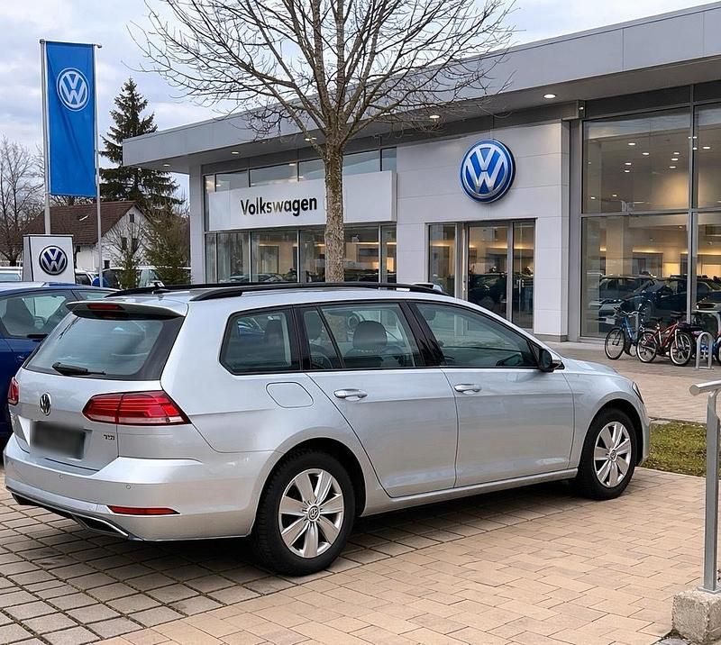 Gebraucht VW Golf VII 110 PS (80 kW) 2018 Silber Kombi