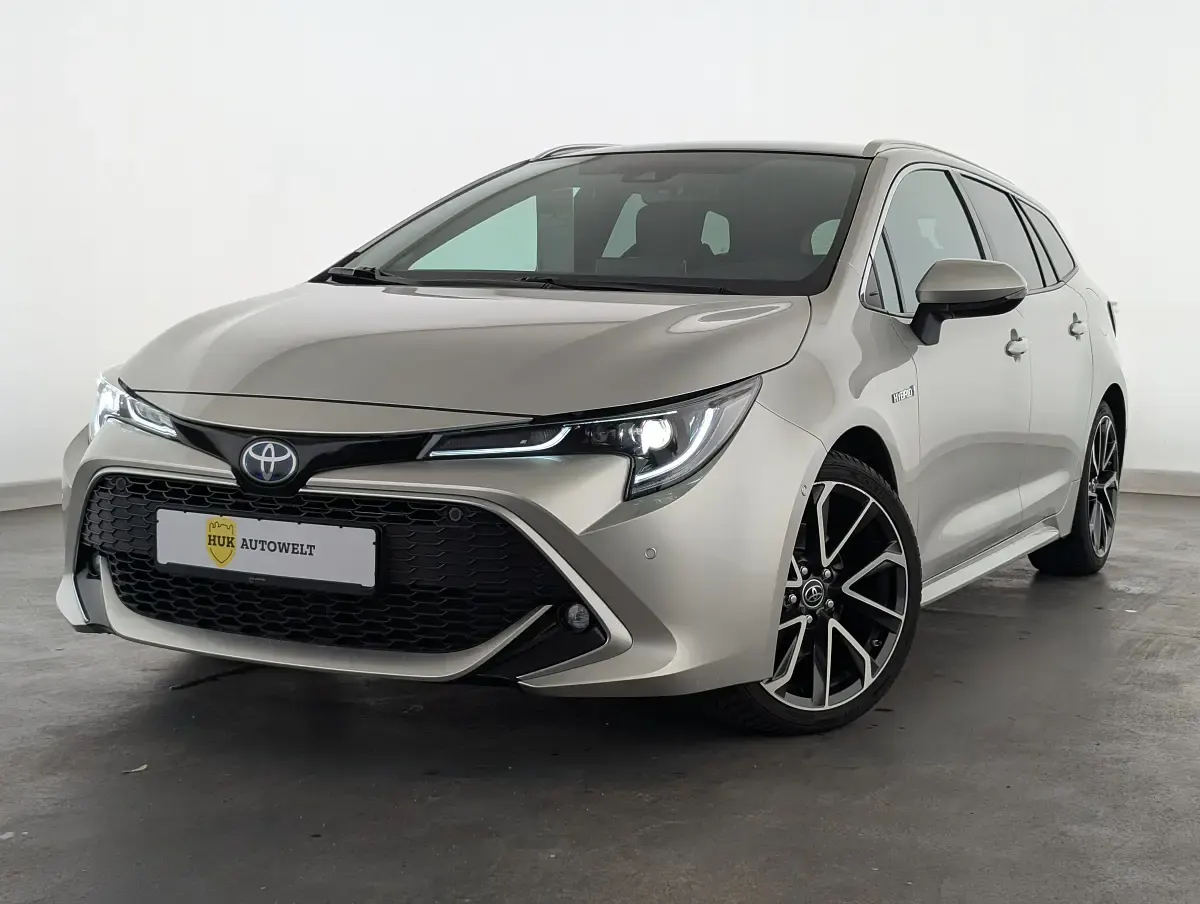 Käytetty Toyota Corolla Lounge 184 HP (135 kW) 2020 Sedan