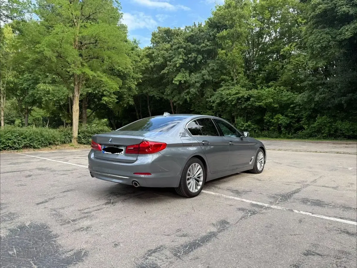 Gebraucht BMW 530e Luxury Line 252 PS (185 kW) 2019 Grau Limousine