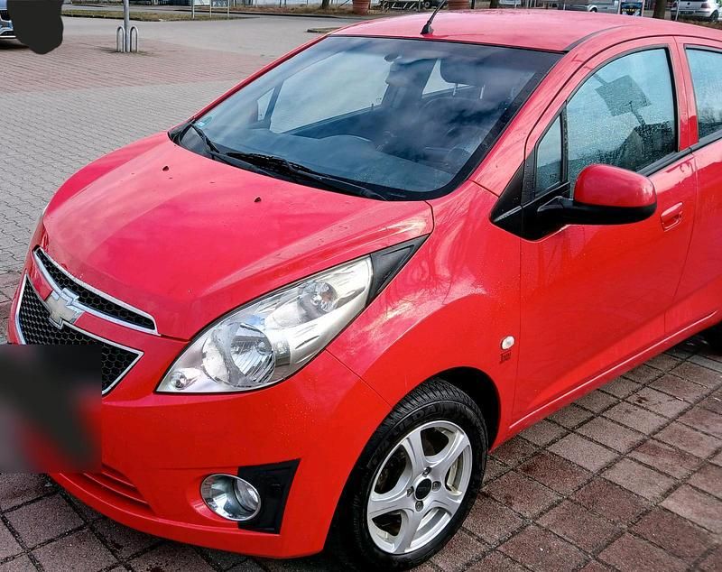 Gebraucht Chevrolet Spark 65 PS (47 kW) 2012 Rot Kleinwagen
