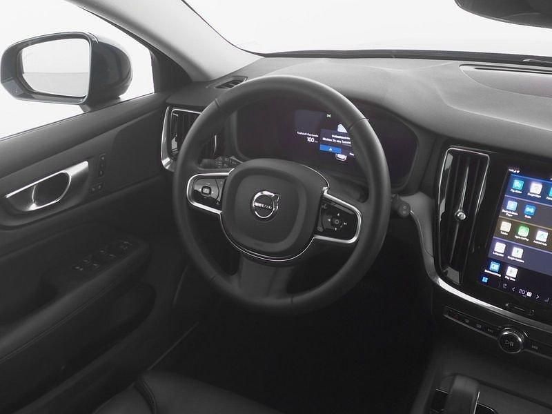 Gebraucht Volvo V60 CC Plus 197 PS (144 kW) 2023 Blau Kombi