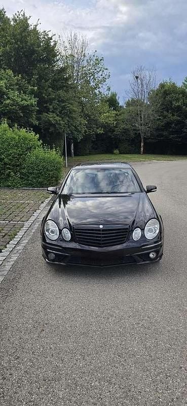Schwarz Gebraucht 2007 Mercedes E230 Avantgarde Kombi | 7.000 € (Fairer Preis) - Bild 1/4