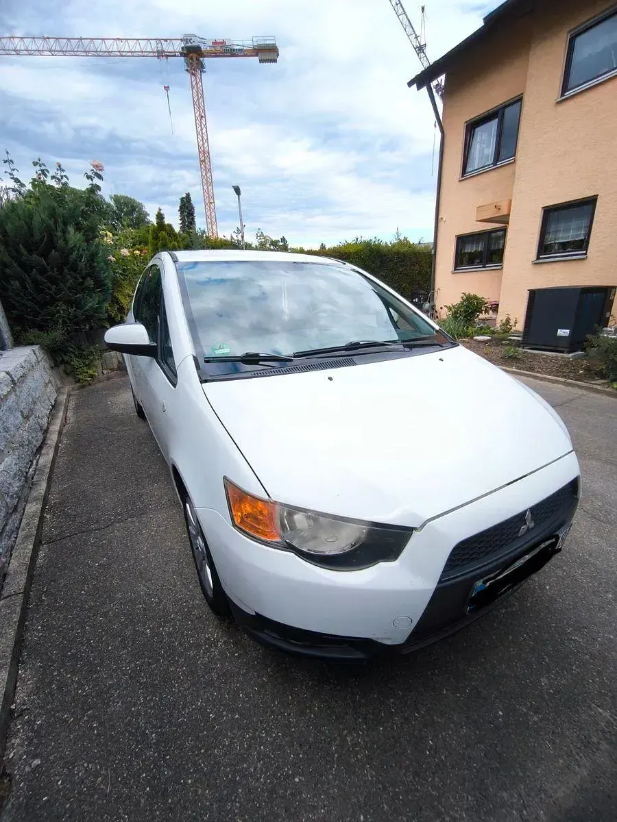 Gebraucht Mitsubishi Colt 95 PS (69 kW) 2011 Weiß Kleinwagen