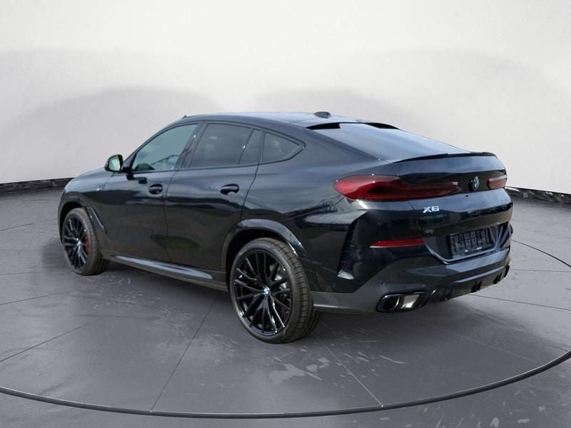 Uusi BMW X6 Performance 298 HP (219 kW) 2025 Musta Katumaasturi