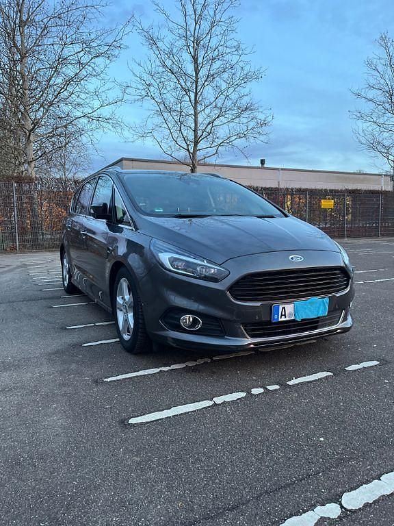Gebraucht Ford S-MAX Titanium 179 PS (131 kW) 2015 Grau Van / Kleinbus