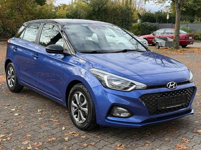 Gebraucht Hyundai i20 Trend 84 PS (61 kW) 2019 Blau Limousine