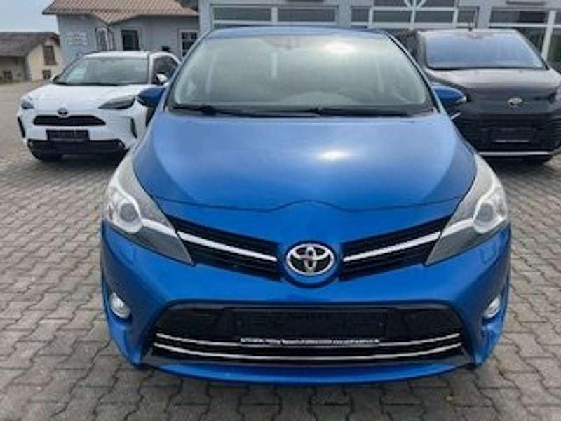 Gebraucht Toyota Verso Executive 177 PS (130 kW) 2014 Blau Van / Kleinbus