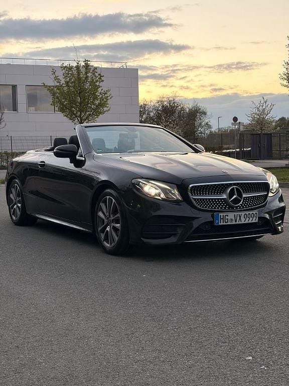 Usado Mercedes E200 AMG line 184 CV (135 kW) 2018 Negro Descapotable