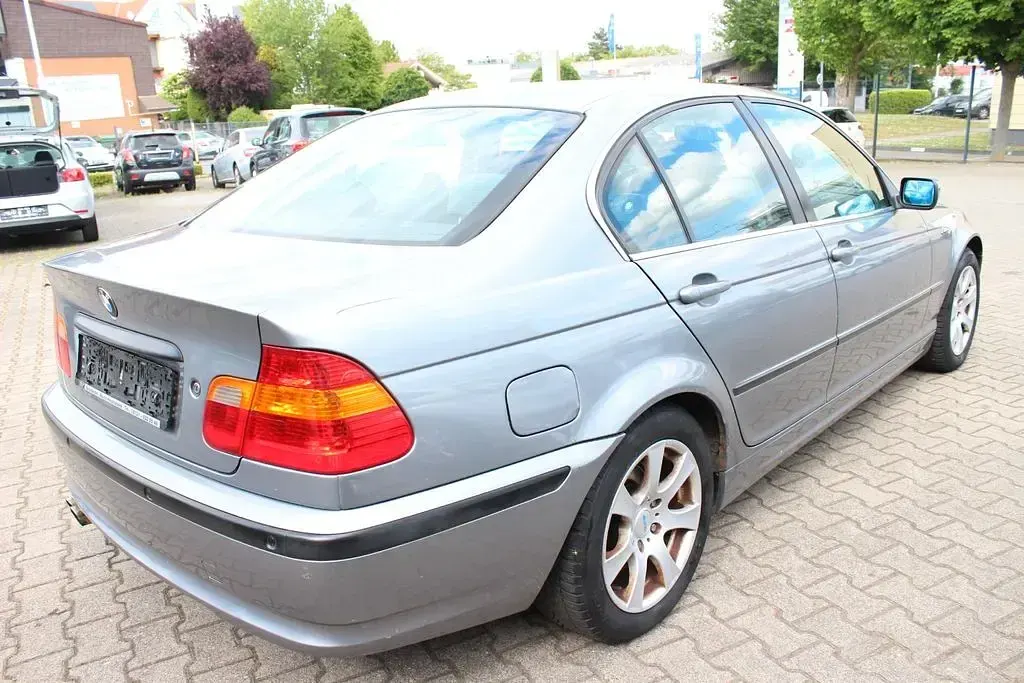 Gebraucht BMW 320 170 PS (125 kW) 2004 Grau Limousine