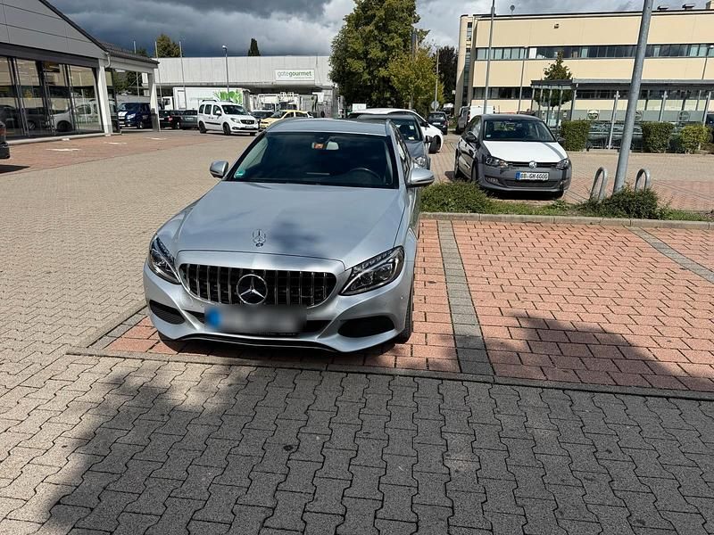 Silber Gebraucht 2017 Mercedes C220 Kombi | 18.250 € (Fairer Preis) - Bild 1/4
