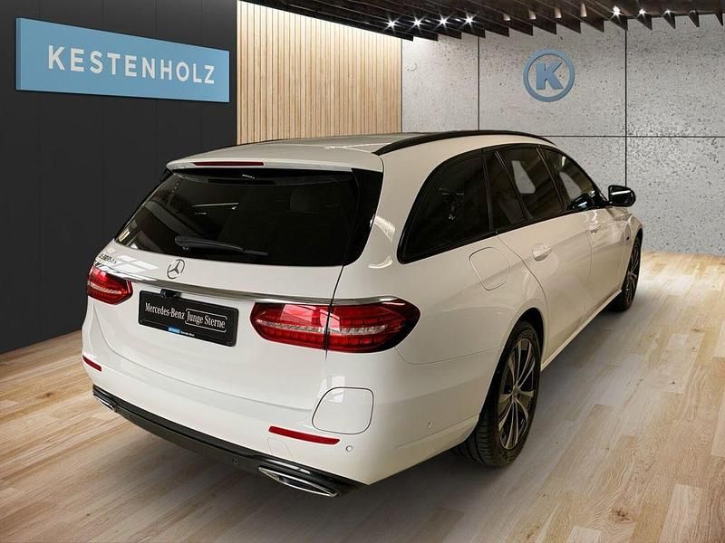 Gebraucht Mercedes E300 Avantgarde 306 PS (225 kW) 2020 Weiß Limousine