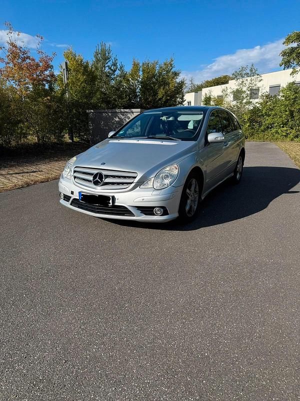 Silber Gebraucht 2008 Mercedes R320 Van / Kleinbus | 2.900 € (Superpreis) - Bild 1/4