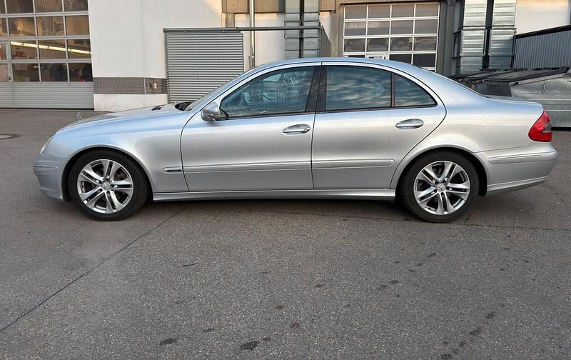 Gebraucht Mercedes E350 272 PS (200 kW) 2007 Silber Limousine