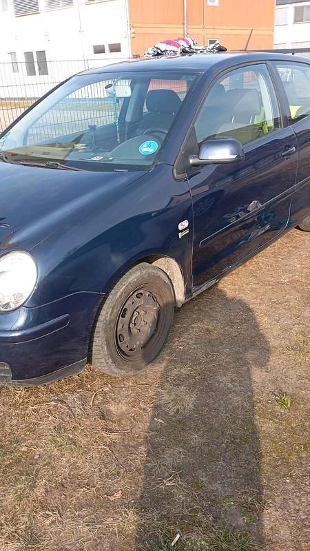 Gebraucht VW Polo 64 PS (47 kW) 2004 Blau Kleinwagen