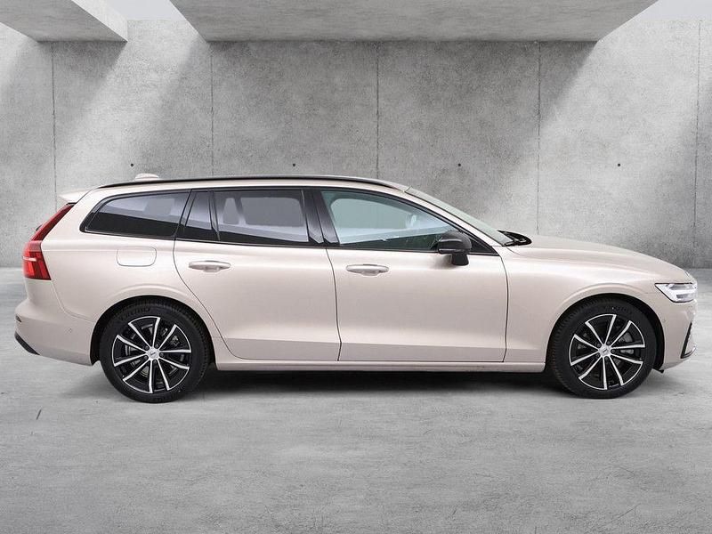 Gebraucht Volvo V60 Plus 398 PS (292 kW) 2025 Beige Kombi